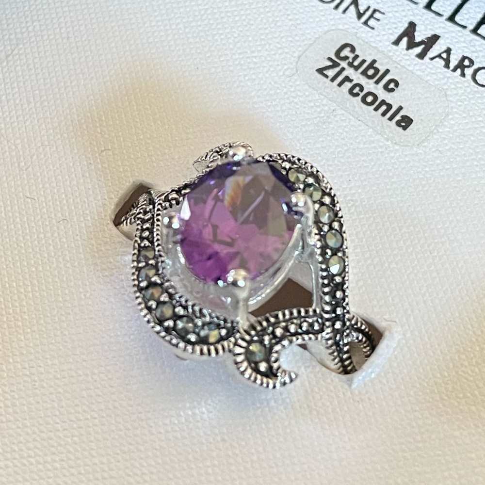 La Belle Vie Silver Ring with Purple Cubic Zirconia - Picture 3 of 6
